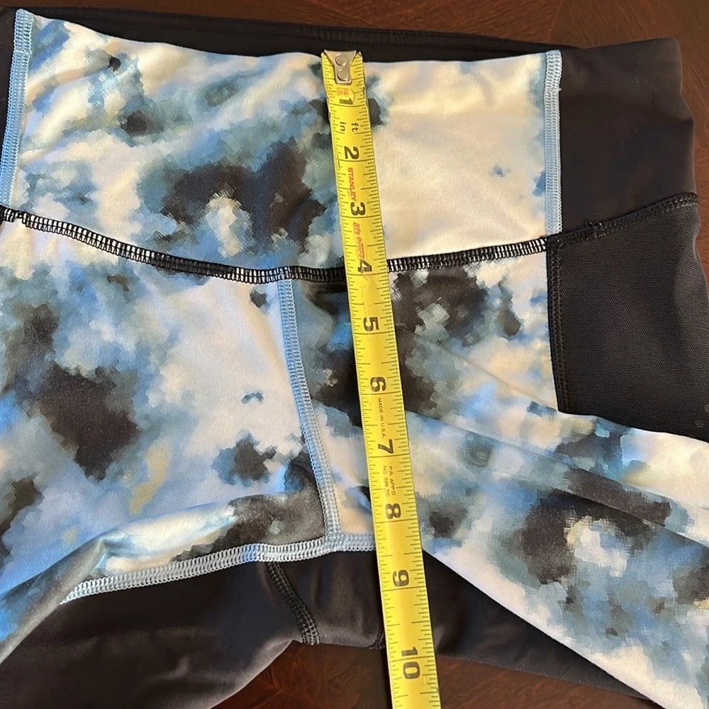 Lululemon Athletica Women’s Stop at Nothing Cropped Blue Tye dye Leggings size 6